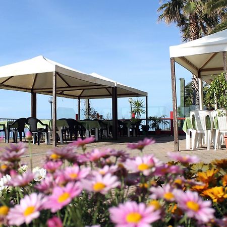 Albergo Ristorante Lucciola Santo Stefano al Mare Exteriér fotografie