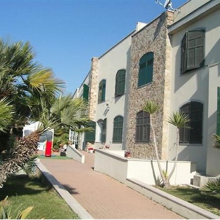 Albergo Ristorante Lucciola Santo Stefano al Mare Exteriér fotografie