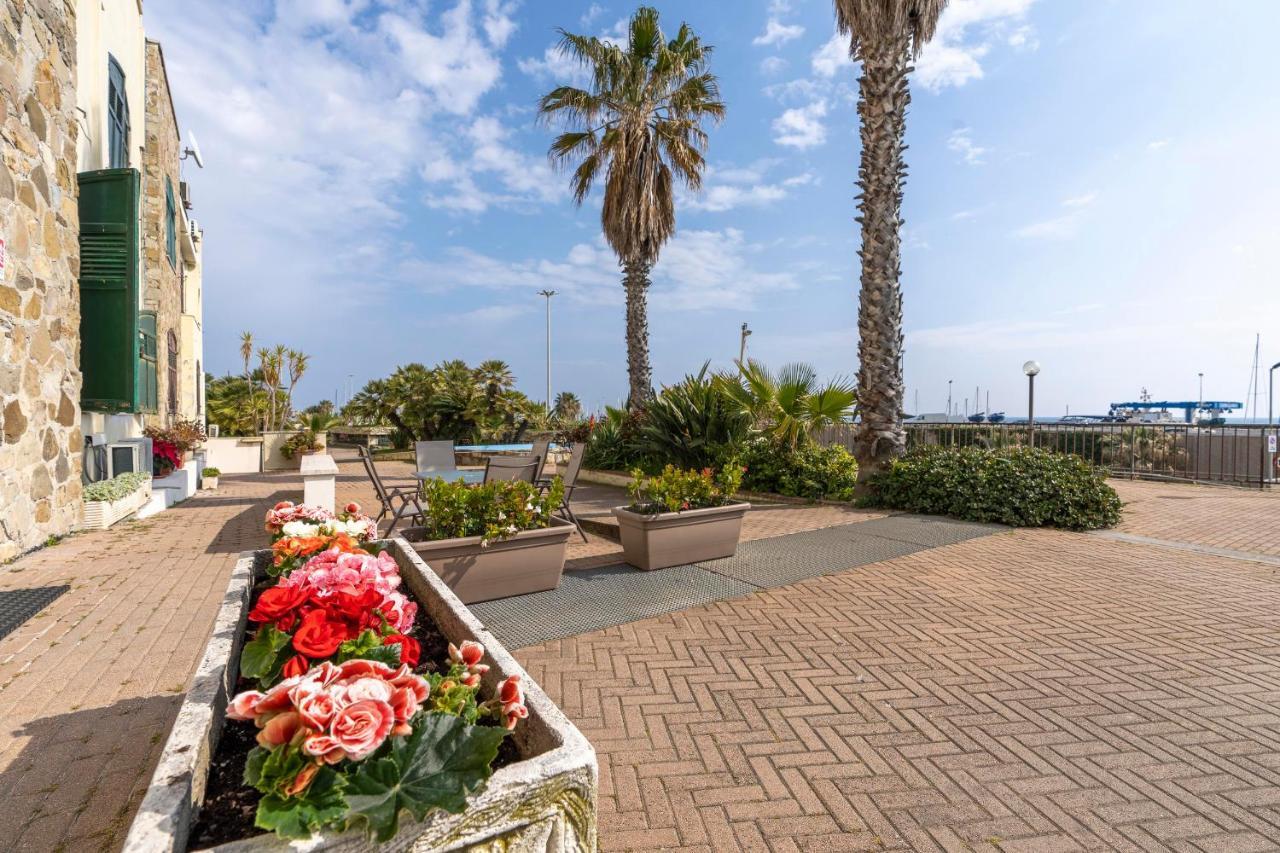 Albergo Ristorante Lucciola Santo Stefano al Mare Exteriér fotografie