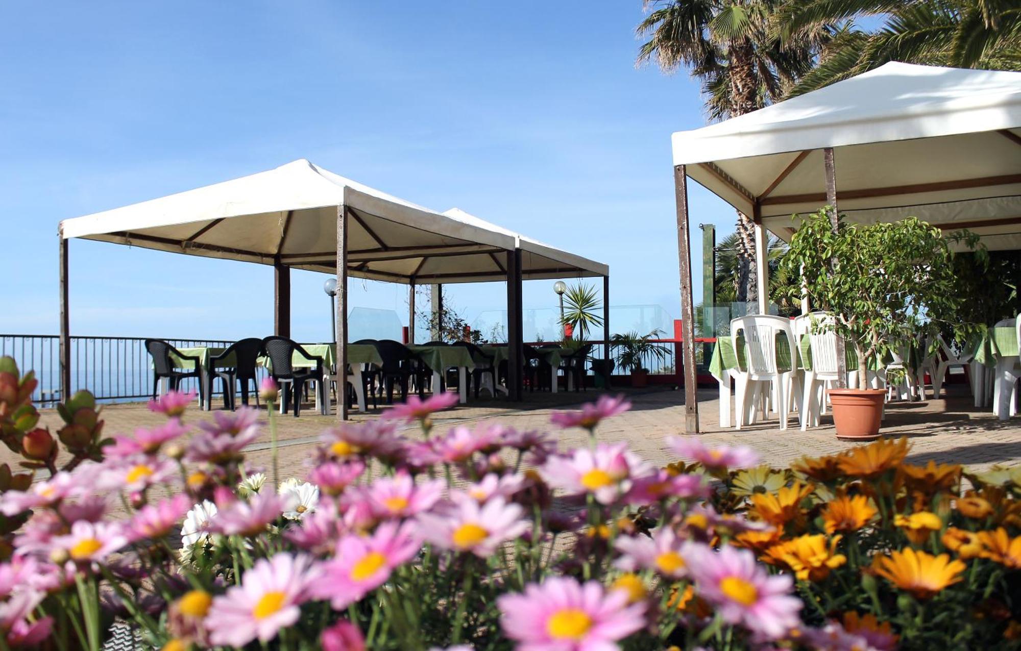 Albergo Ristorante Lucciola Santo Stefano al Mare Exteriér fotografie