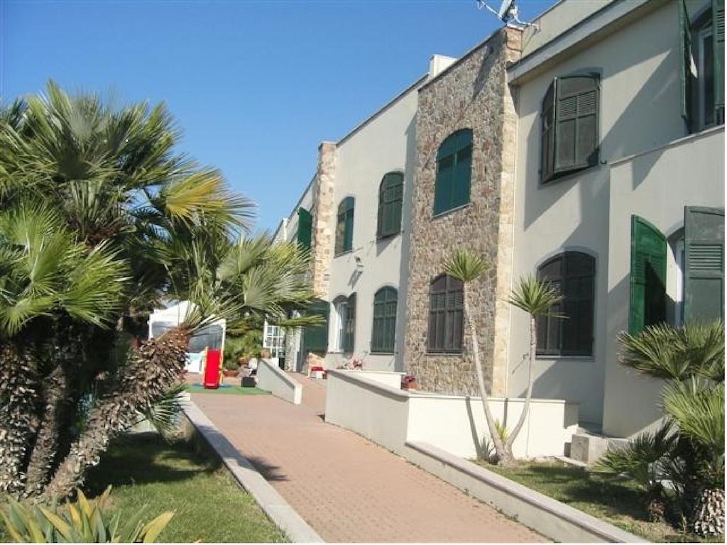 Albergo Ristorante Lucciola Santo Stefano al Mare Exteriér fotografie