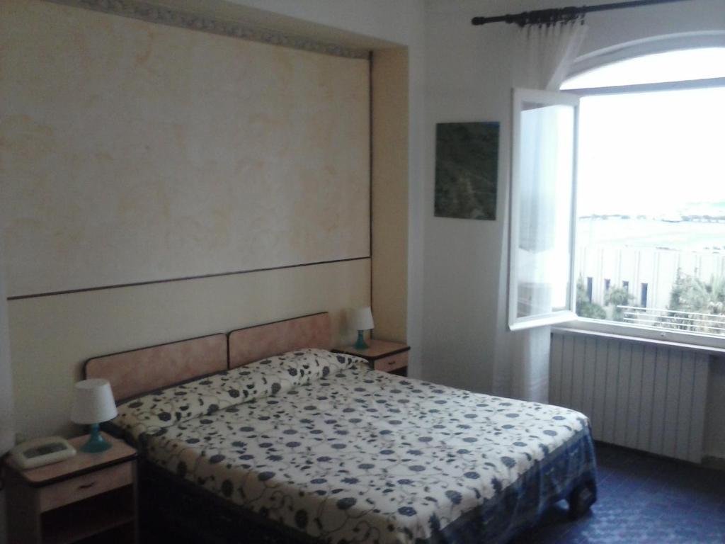 Albergo Ristorante Lucciola Santo Stefano al Mare Exteriér fotografie