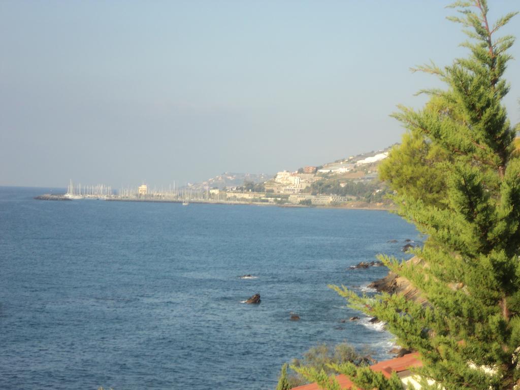 Albergo Ristorante Lucciola Santo Stefano al Mare Exteriér fotografie