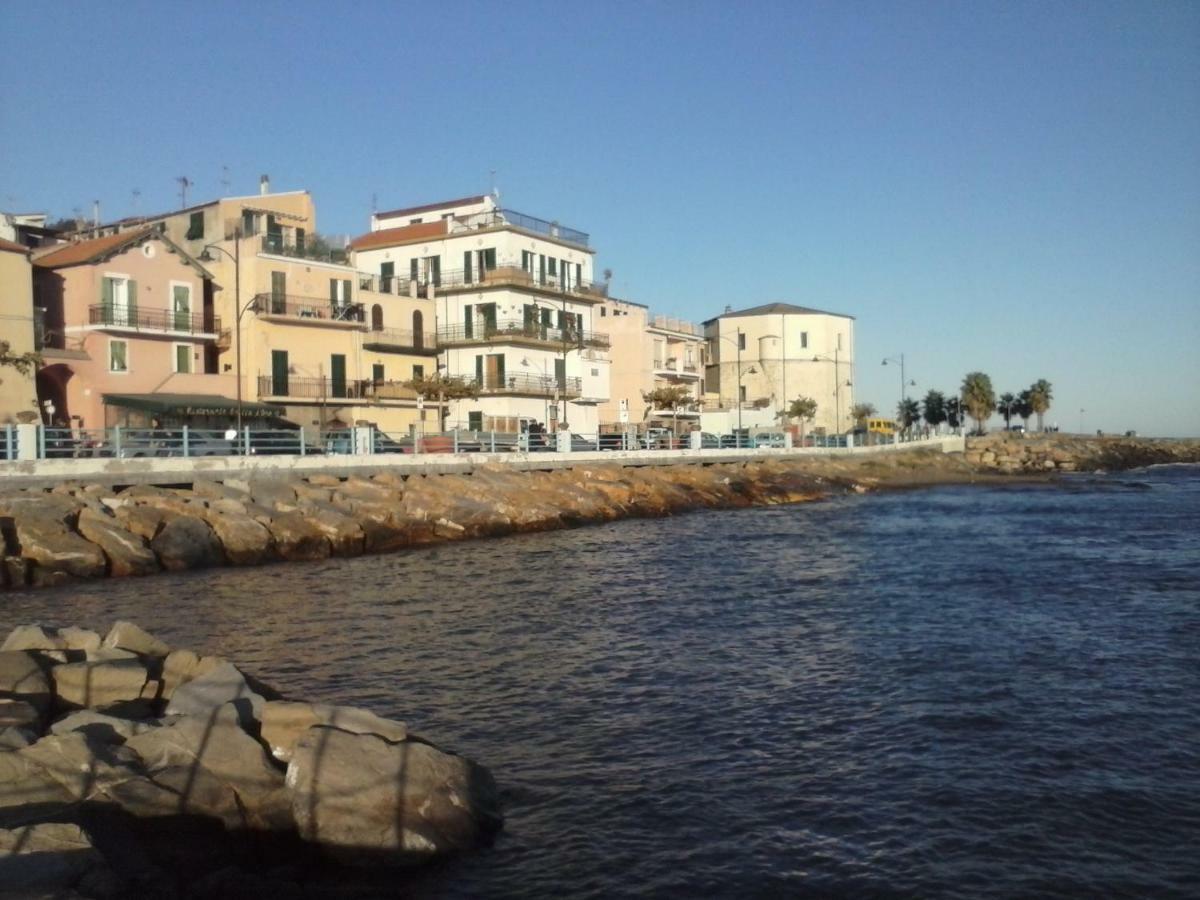 Albergo Ristorante Lucciola Santo Stefano al Mare Exteriér fotografie