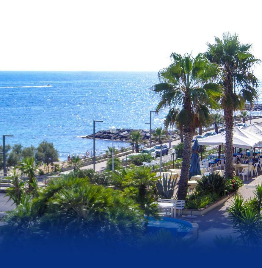 Albergo Ristorante Lucciola Santo Stefano al Mare Exteriér fotografie